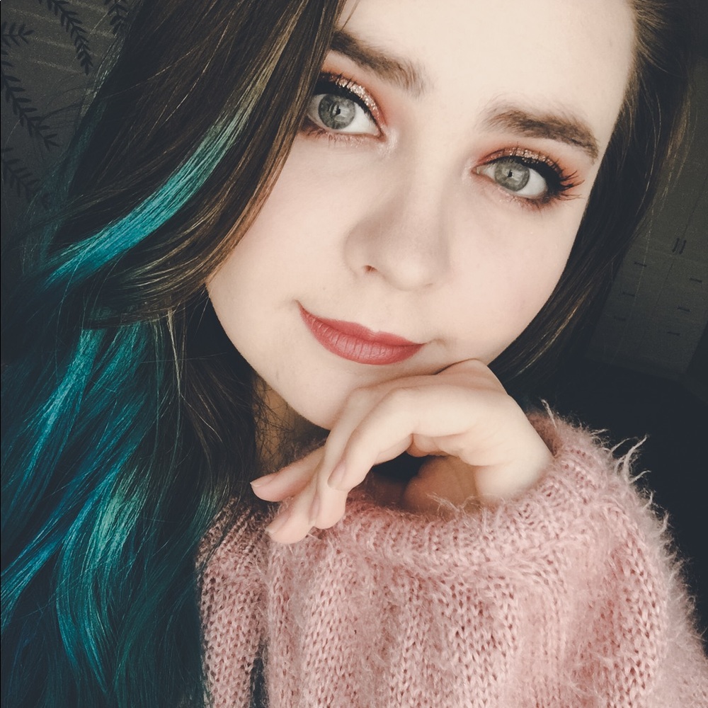 Meet your Posher, Kira